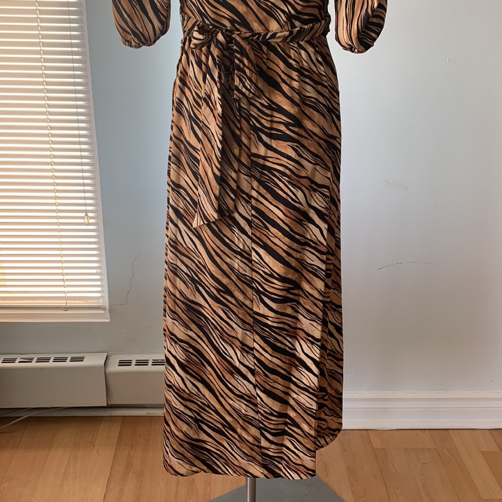 Tiger print wrap dress - Picture 4 of 6